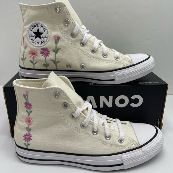Converse Shoes - Converse WMNS High-Tops Pink Floral
CTAS HI
CORE FAT JELLYEIGH JITTER Sneakers